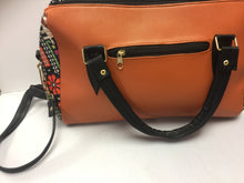 Cargar imagen en el visor de la galería, Handbag with native designs orange and black
