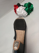 Cargar imagen en el visor de la galería, Zapatos de Folklorico con clavos . Flamenco dance shoes with nails
