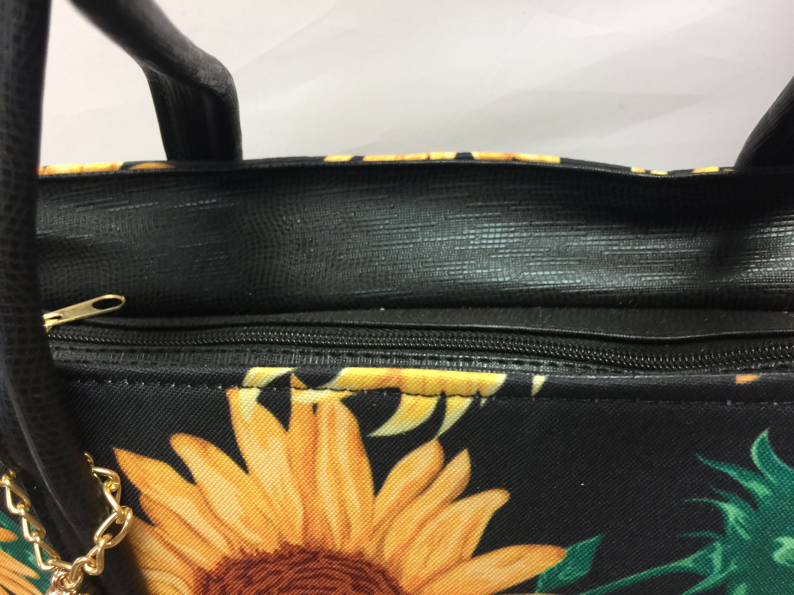 Kate spade sunflower on sale purse with glitter